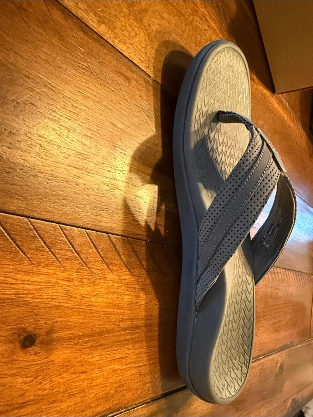 Men’s Vionic Tide II flip flop. Charcoal grey arch support sandals- sz 12